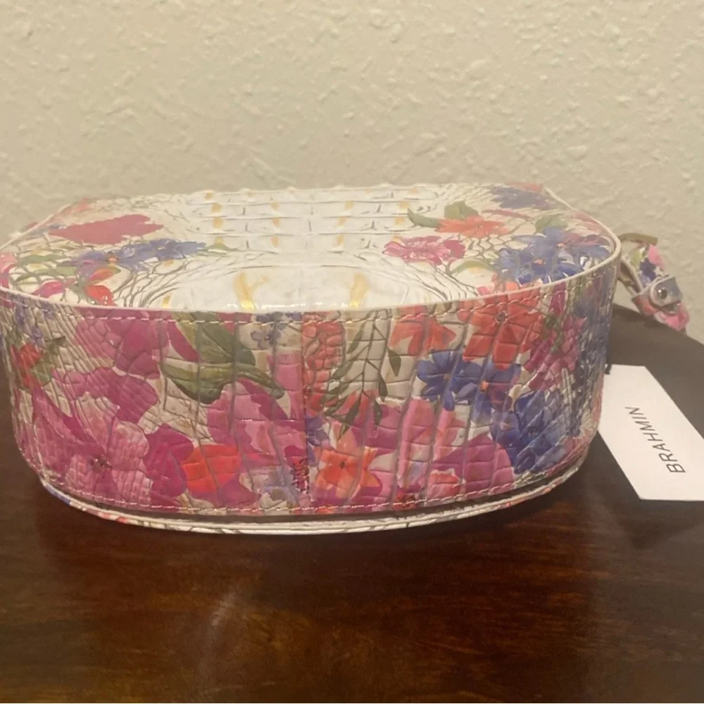 **SOLD** Brahmin Briar White and Pink Floral Crossbody Bag - Picture 5 of 7